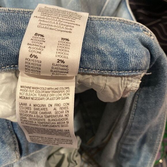 Mother The Looker Crop Skinny Jeans in Swimming Pool Sunday - Picture 4 of 10